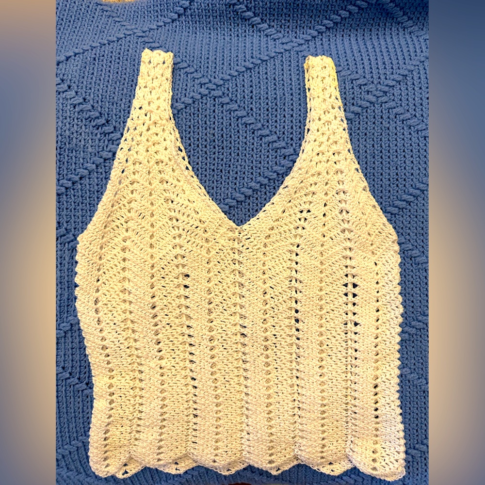 Handmade crochet tank one of a kind, white, ruffle bottom never been worn!!